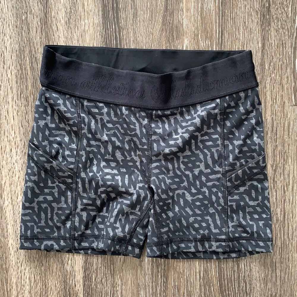 Lululemon short